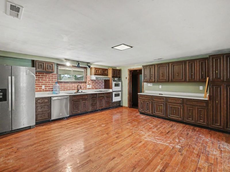 1649 Main Street W, Lewis Twp, OH 45119 Photo 7