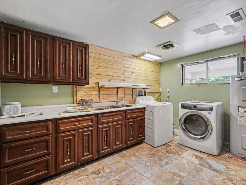 1649 Main Street W, Lewis Twp, OH 45119 Photo 9