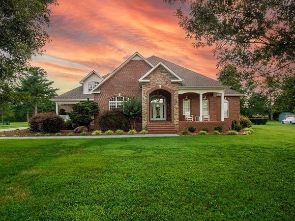 323 Ridgecrest Dr , Winchester, TN 37398