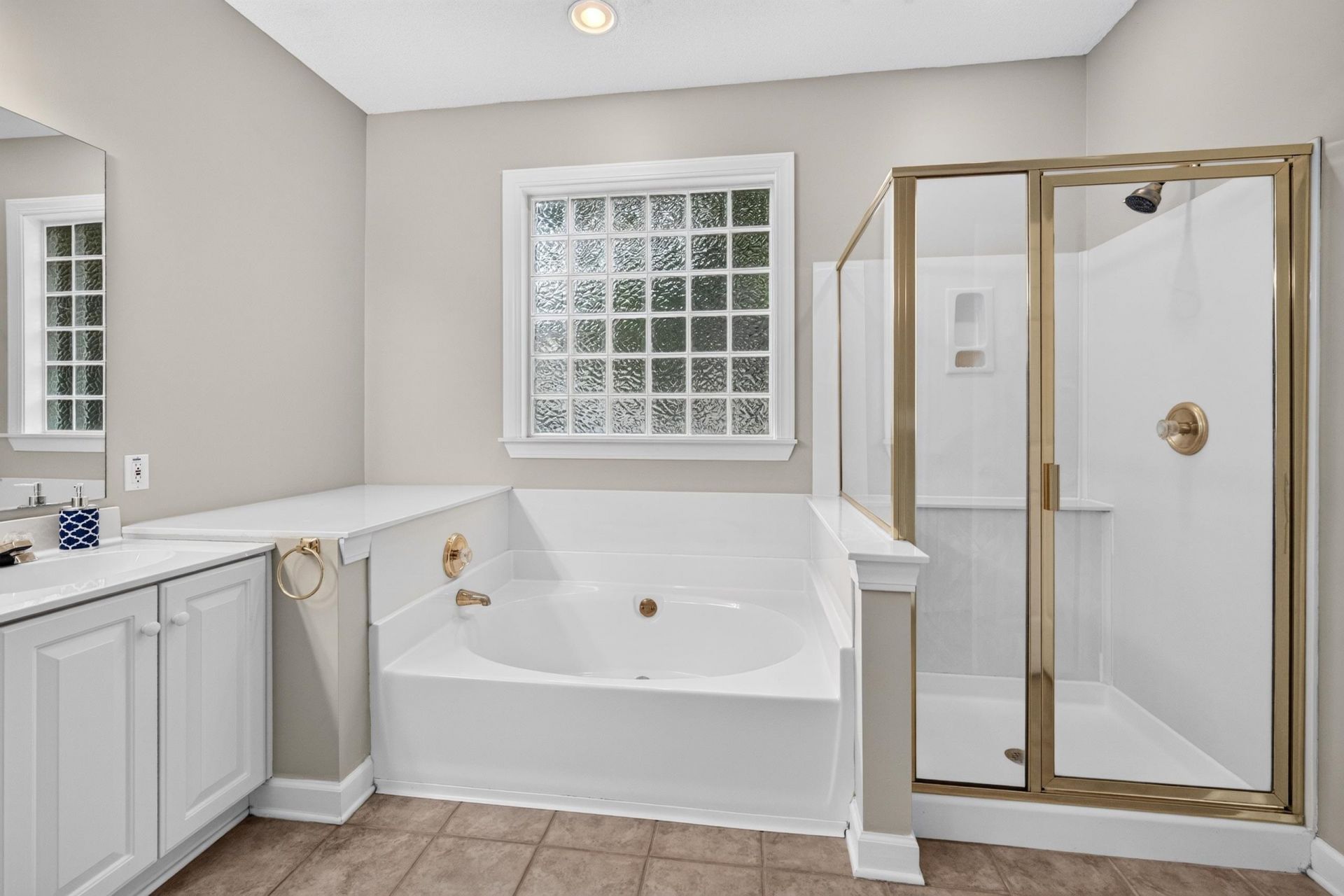 48 Alexander Glennie Dr.  Photo 18