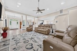 48 Alexander Glennie Dr.  photo 4
