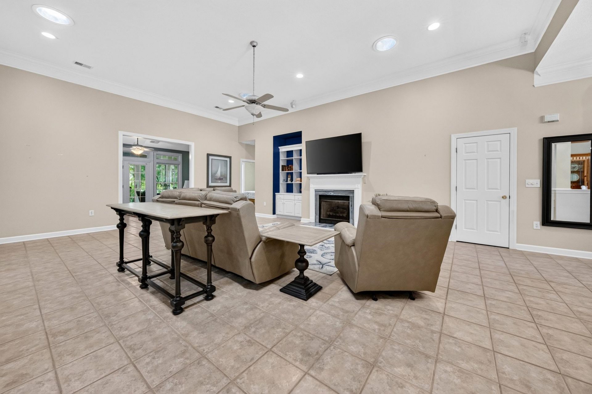 48 Alexander Glennie Dr.  Photo 6