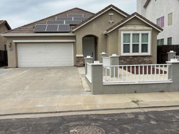 1243 Laurel Park Circle, Manteca, CA 95337