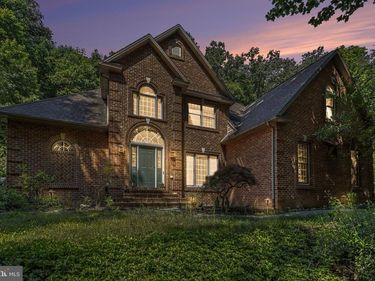 661 HUNTERS LANE, LEWISBERRY, PA 17339
