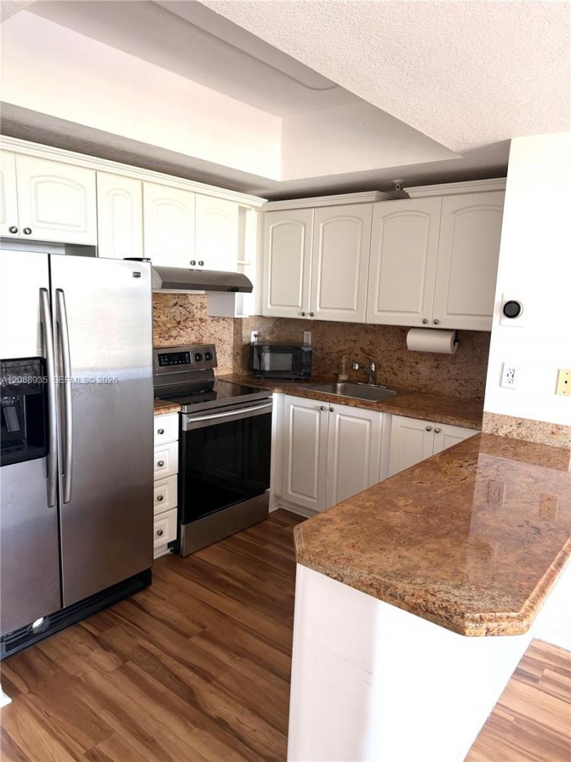 3500 Coral Way , Unit 907, Miami, FL 33145 Photo
