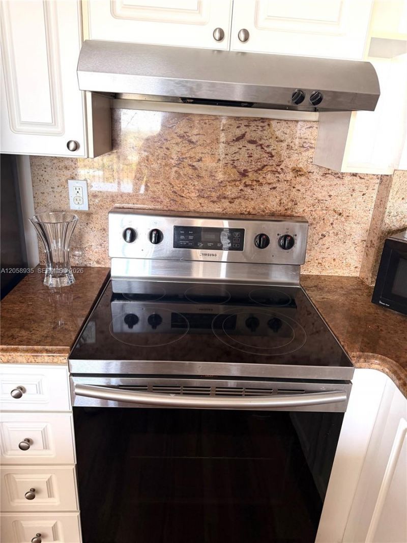 3500 Coral Way, Unit 907, Miami, FL 33145 Photo