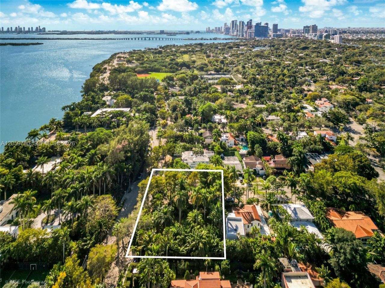 5810 N Bayshore Dr, Miami, FL 33137 Photo
