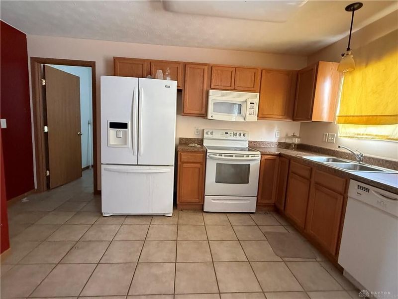 2408 Homeland Ct Court, Kettering, OH 45420 Photo 4