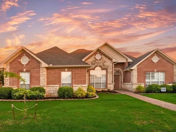 609 Acorn Street, Pilot Point, TX 76258
