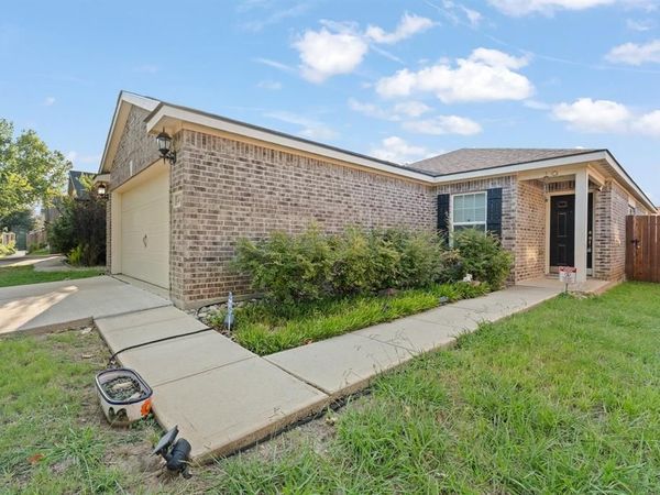 4801 Cedar Springs Drive, Fort Worth, TX 76179