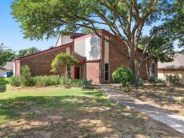 1820 Green Ridge Court, Carrollton, TX 75007