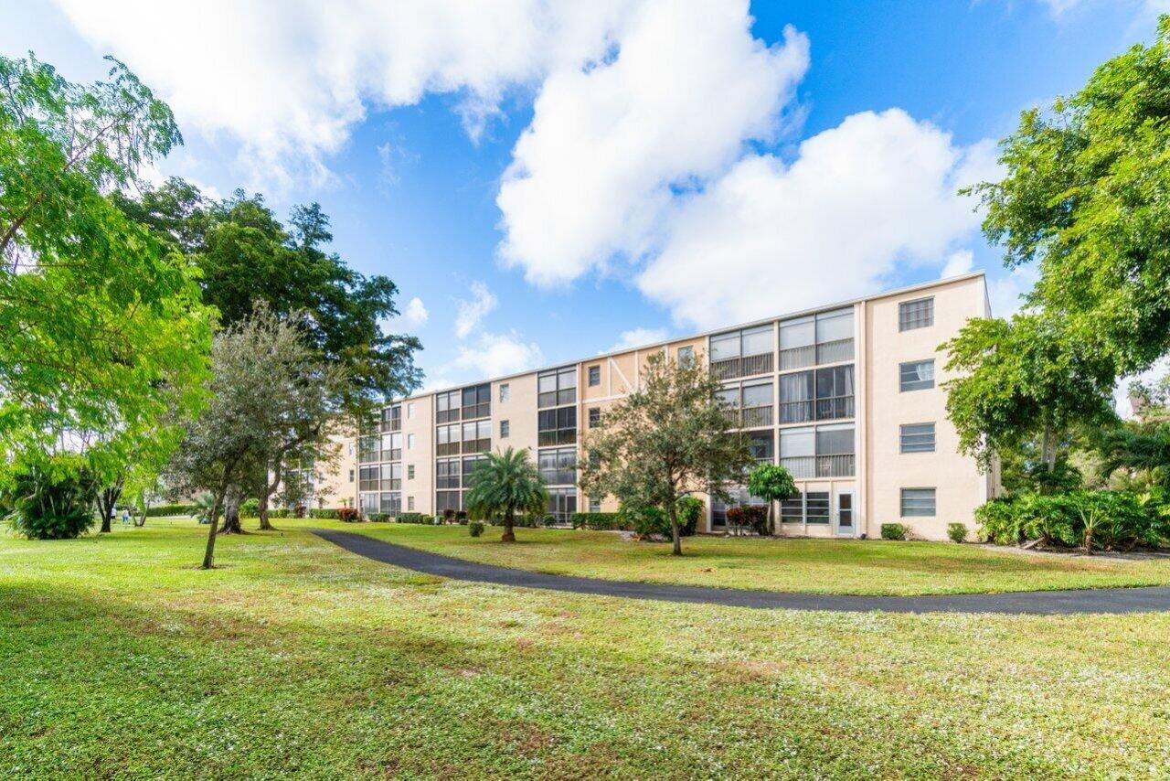 6795 Huntington Lane, Unit 201, Delray Beach, FL 33446 Photo