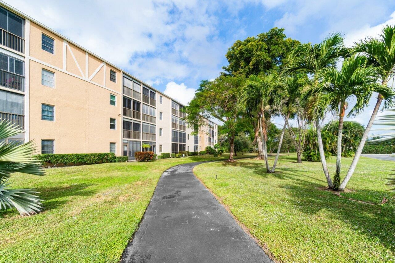 6795 Huntington Lane, Unit 201, Delray Beach, FL 33446 Photo