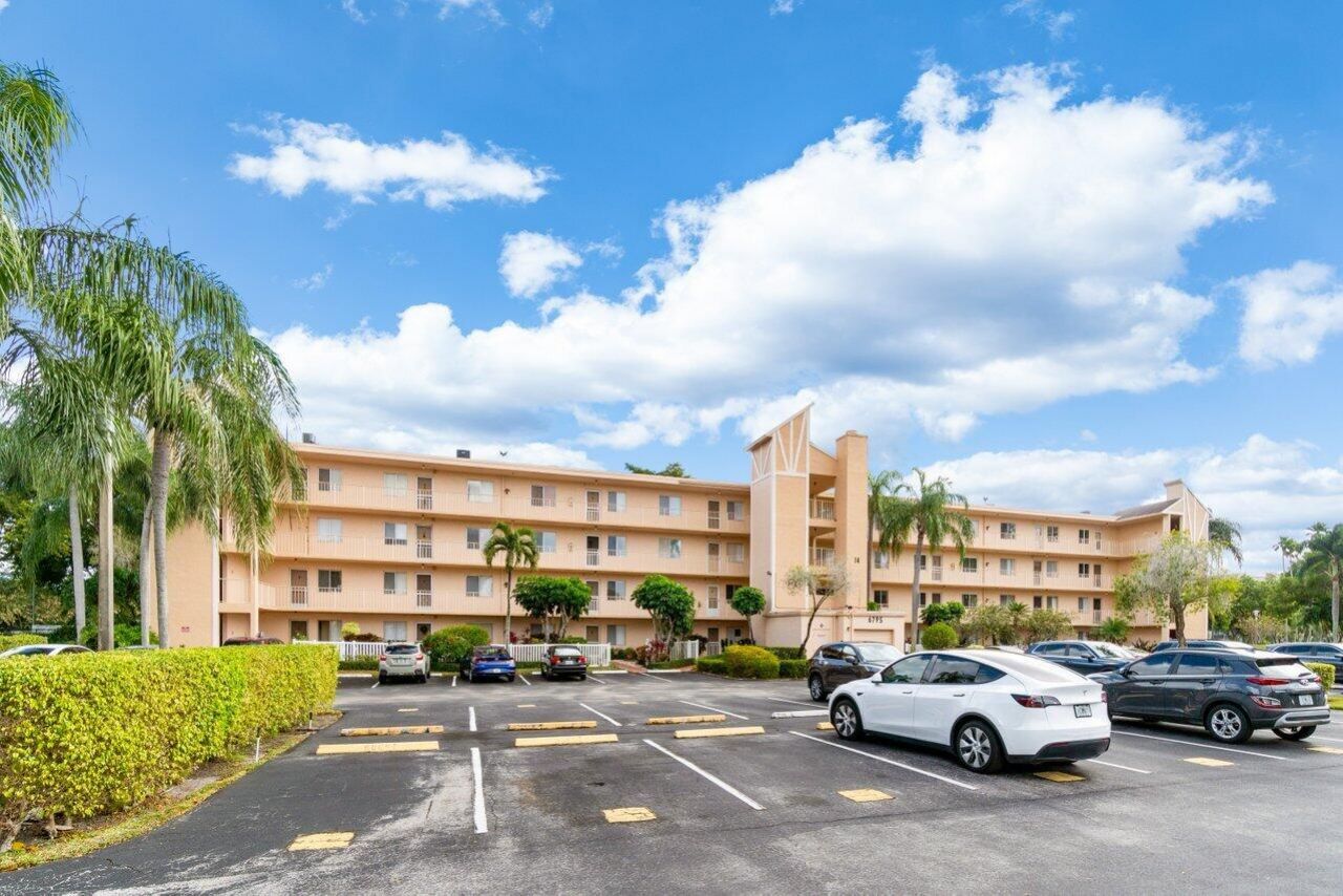 6795 Huntington Lane, Unit 201, Delray Beach, FL 33446 Photo