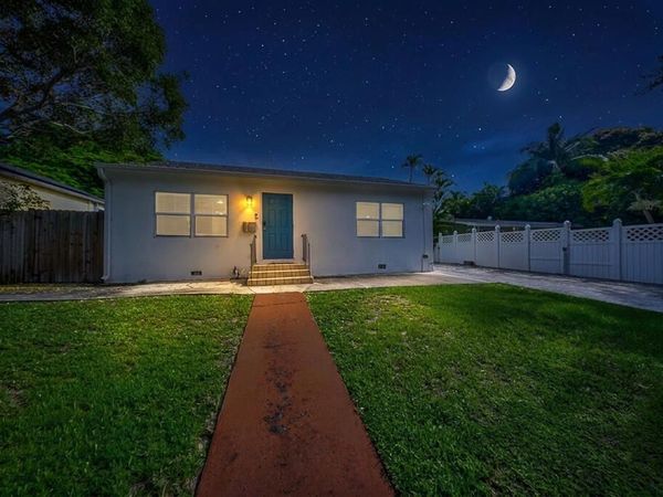 827 Nathan Hale Road, West Palm Beach, FL 33405