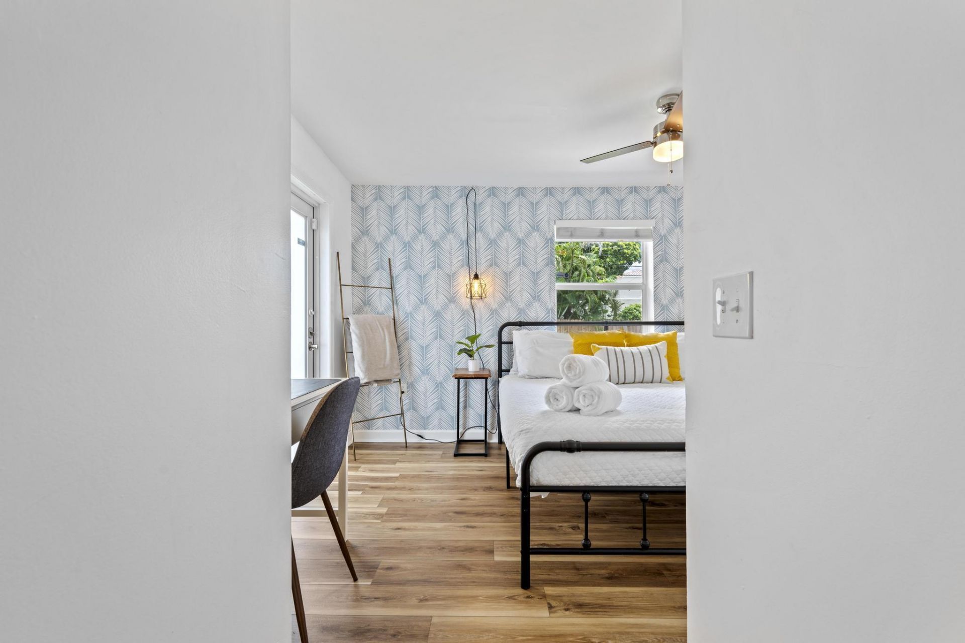 827 Nathan Hale Road, West Palm Beach, FL 33405 Photo