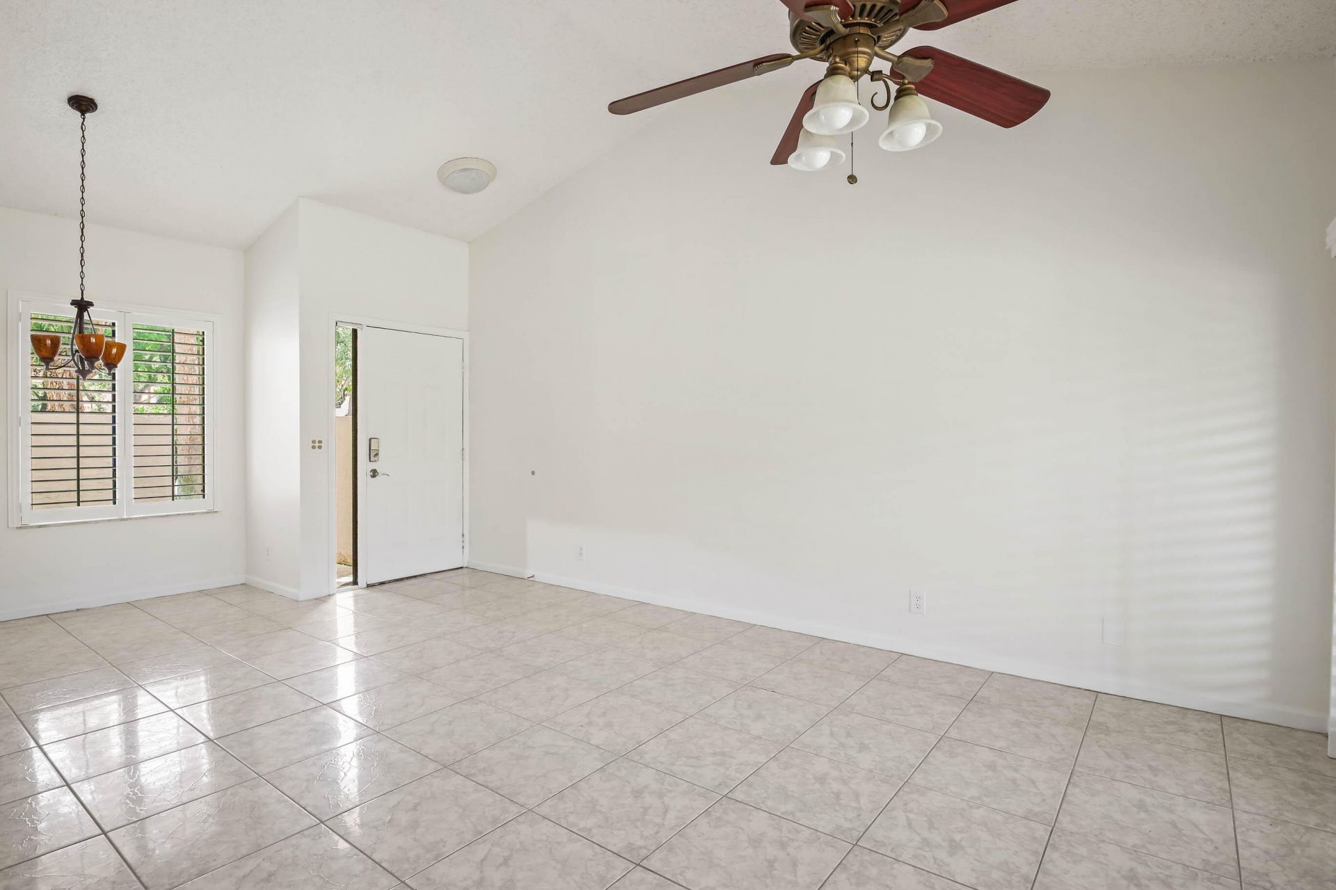 14 Vía De Casas Sur, Unit 103, Boynton Beach, FL 33426 Photo