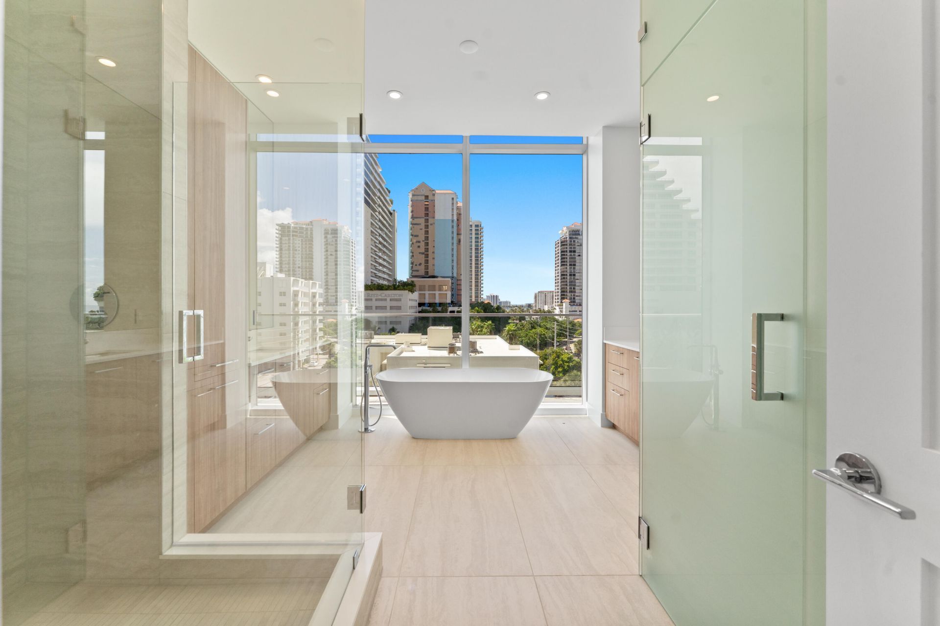 153 N Seabreeze Boulevard N, Unit 402-S, Fort Lauderdale, FL 33304 Photo