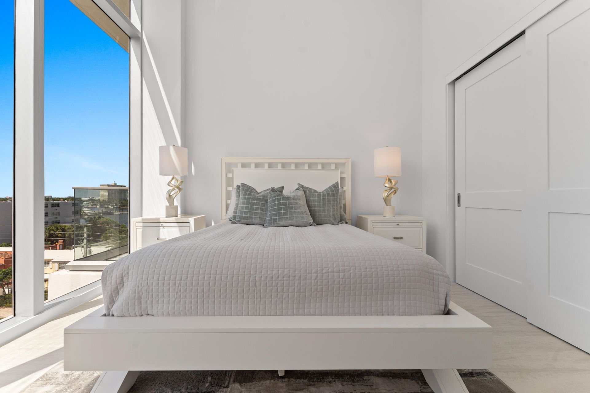 153 N Seabreeze Boulevard N, Unit 402-S, Fort Lauderdale, FL 33304 Photo