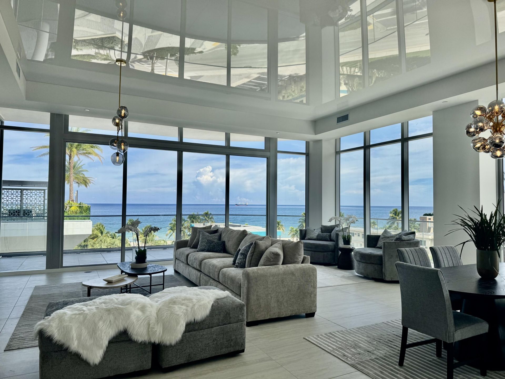 153 N Seabreeze Boulevard N, Unit 402-S, Fort Lauderdale, FL 33304 Photo
