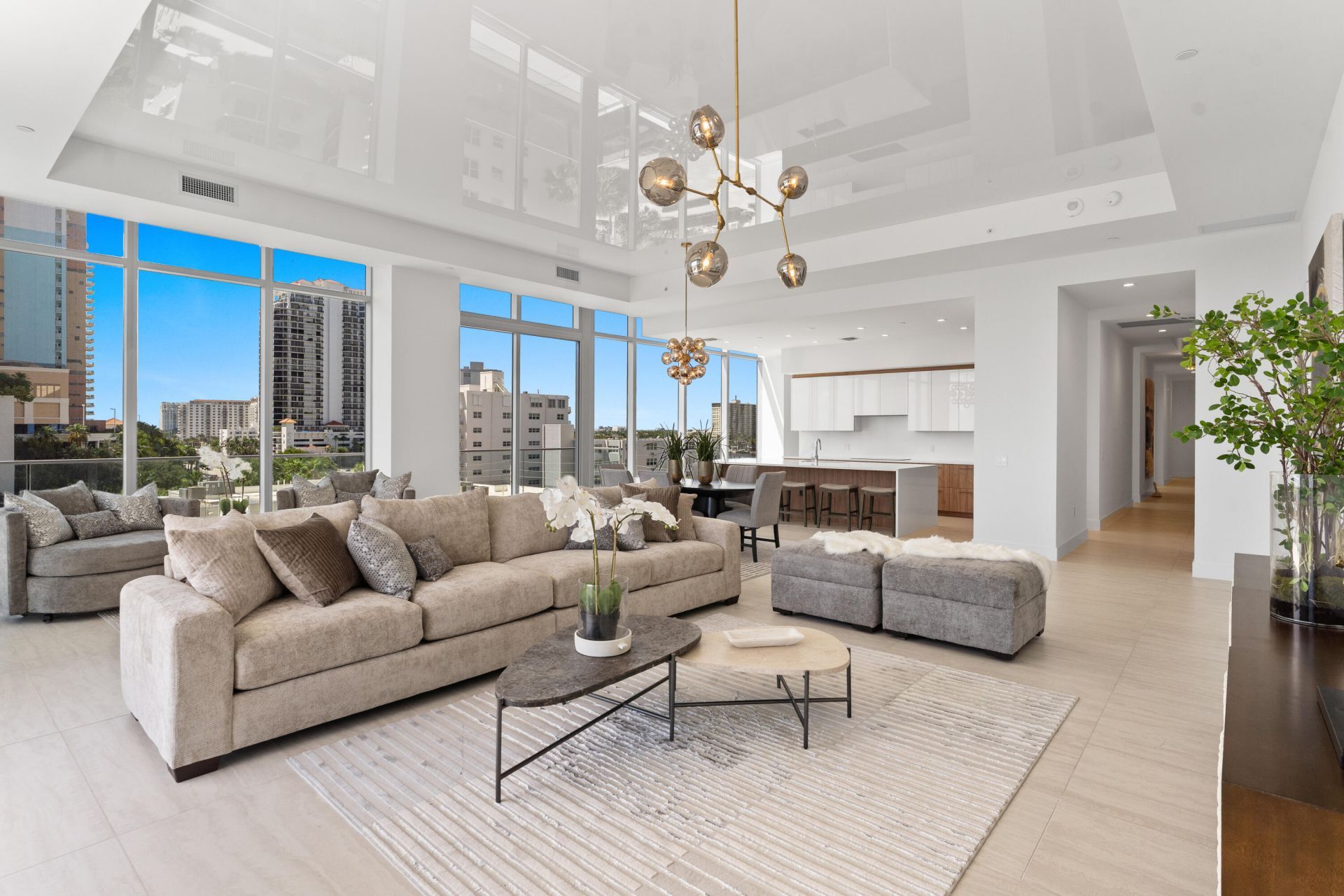 153 N Seabreeze Boulevard N, Unit 402-S, Fort Lauderdale, FL 33304 Photo