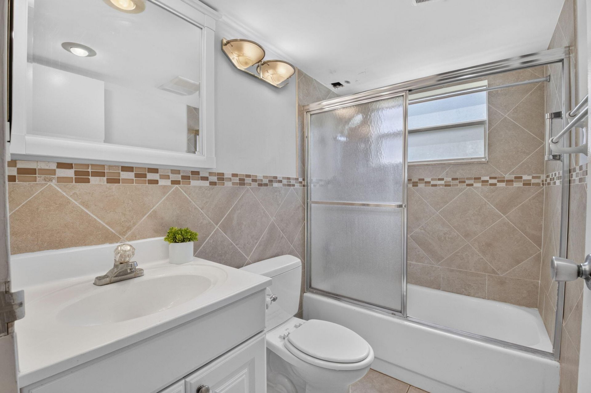 65 Saxony B, Delray Beach, FL 33446 Photo