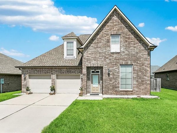 940 ARTESA Drive , Marrero, LA 70072