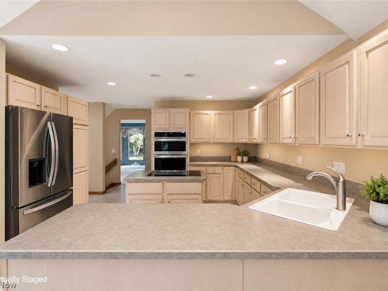 6435 Suzanne Lane, Solon, OH 44139 Photo 10