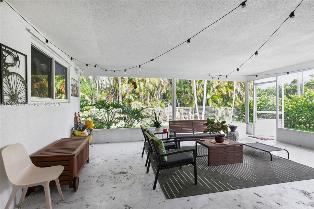 904 SW 3rd Ave, Hallandale Beach, FL 33009 Photo