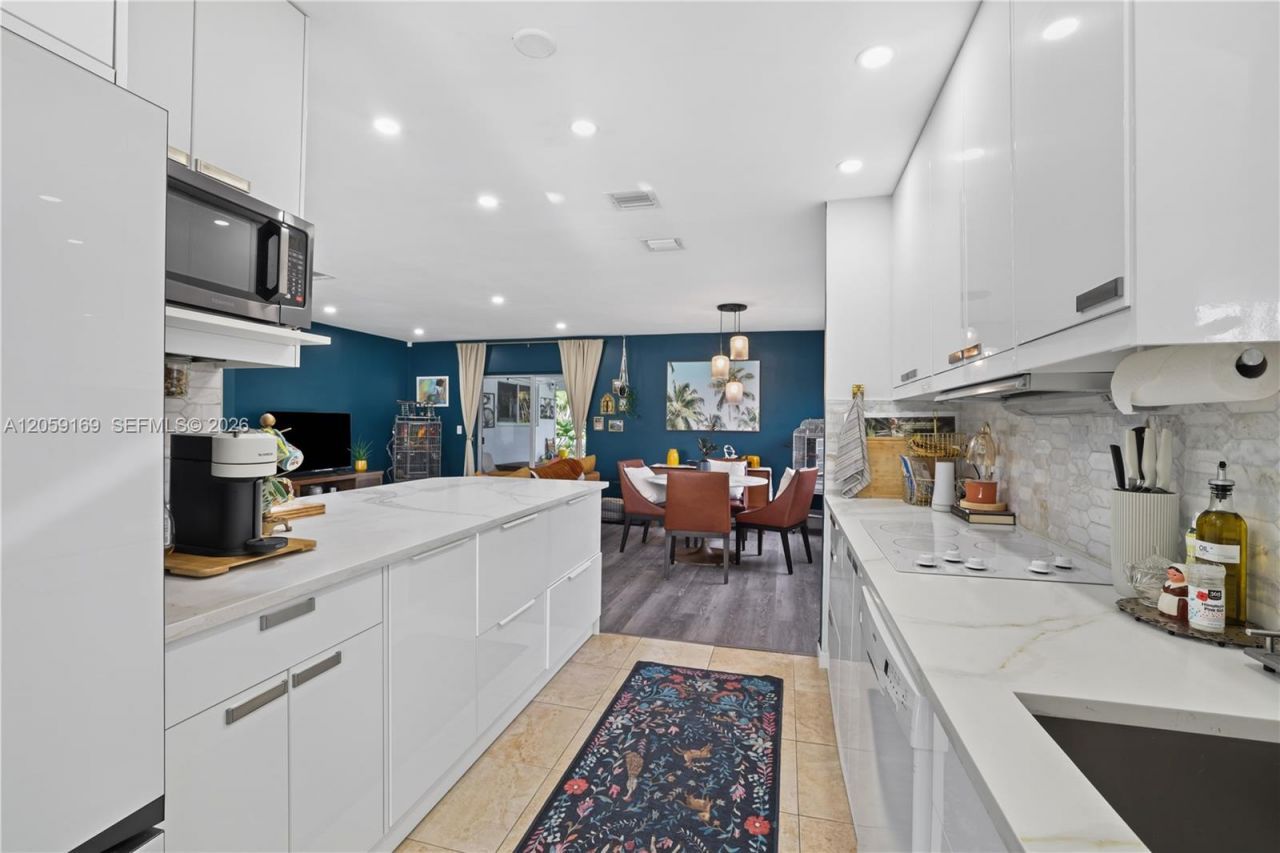 904 SW 3rd Ave, Hallandale Beach, FL 33009 Photo