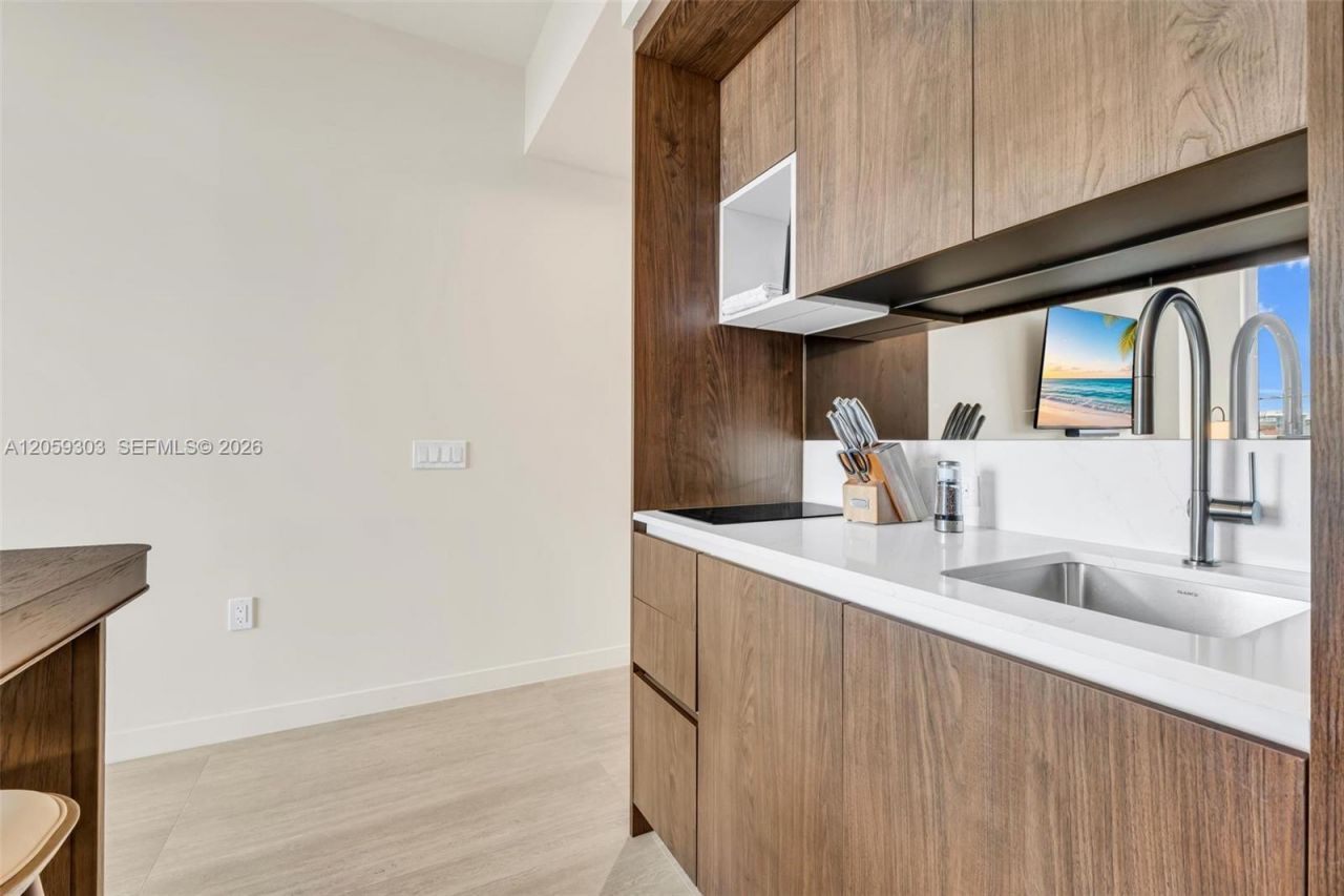 1611 SW 2nd Ave , Unit 713, Miami, FL 33129 Photo