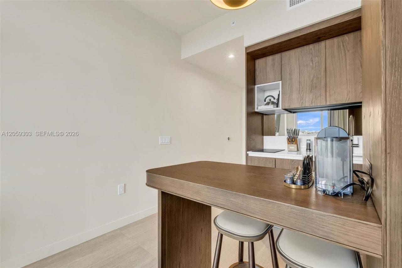 1611 SW 2nd Ave , Unit 713, Miami, FL 33129 Photo