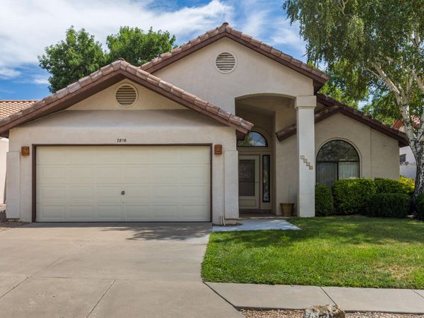 7816 Oakland Avenue NE, Albuquerque, NM 87122