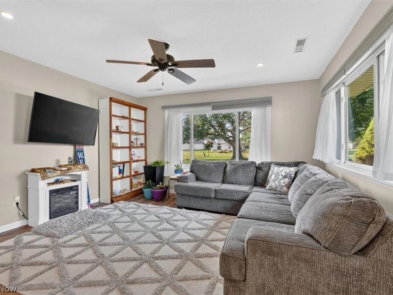 3826 Twin Pines Drive , Green, OH 44685 Photo 6
