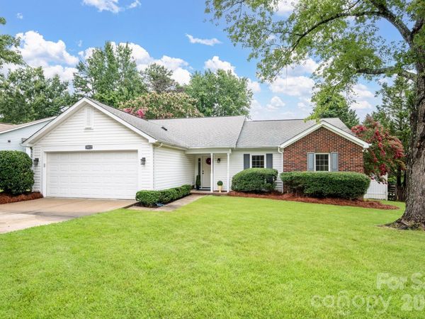 3412 Pondridge Court, Charlotte, NC 28269