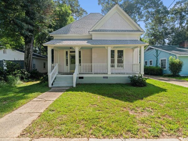 612 Oak Ave., Columbia, MS 39429