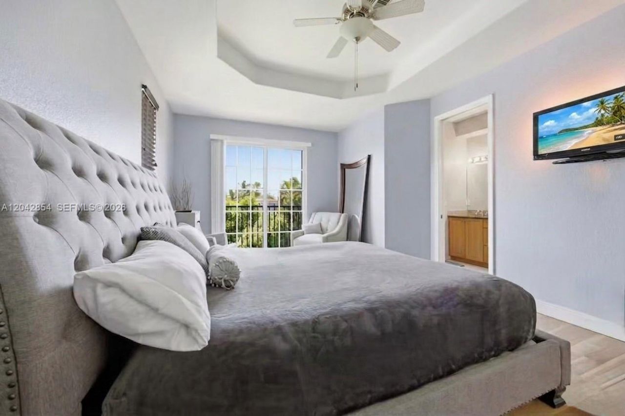 1321 NE 5th Ter, Fort Lauderdale, FL 33304 Photo