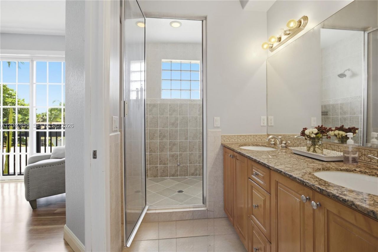 1321 NE 5th Ter, Fort Lauderdale, FL 33304 Photo