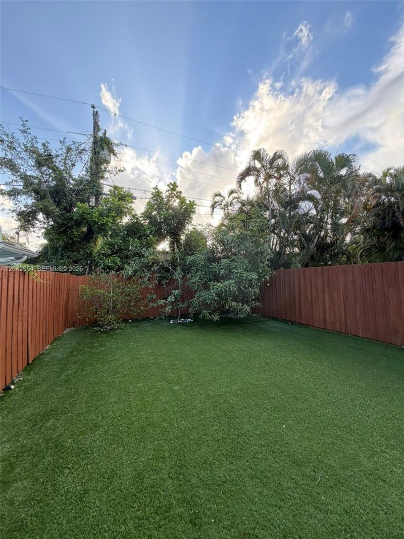 1321 NE 5th Ter , Fort Lauderdale, FL 33304 Photo