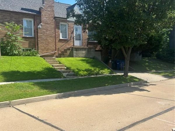 2044 Hiawatha Avenue , Maplewood, MO 63143