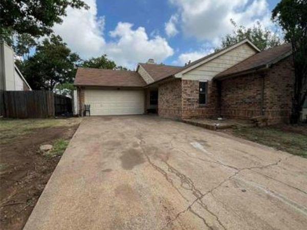 3308 Woodlark Drive, Fort Worth, TX 76123