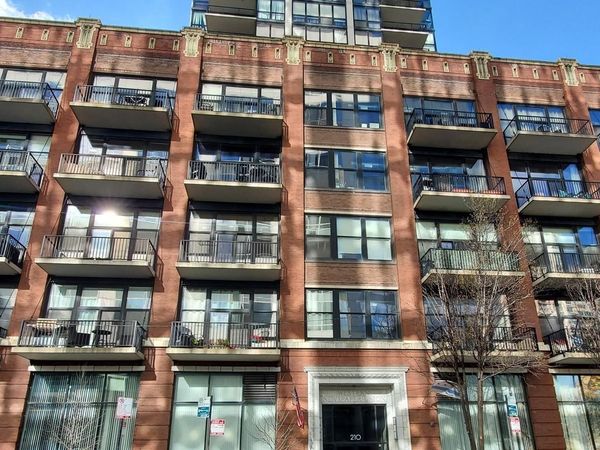 210 S Desplaines Street, Unit 512, Chicago, IL 60661