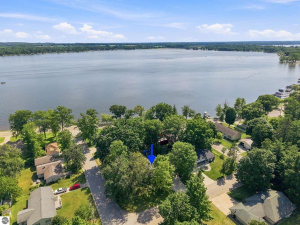 123 Alexander Street, Cadillac, MI 49601