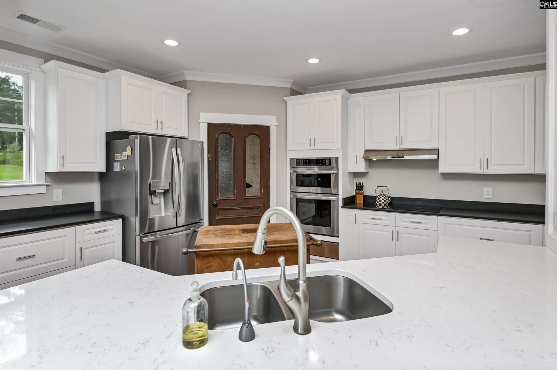 219 Hay Lee Drive  Photo 8