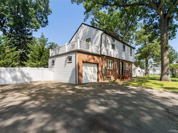 329 E Euclid Street , Valley Stream, NY 11580