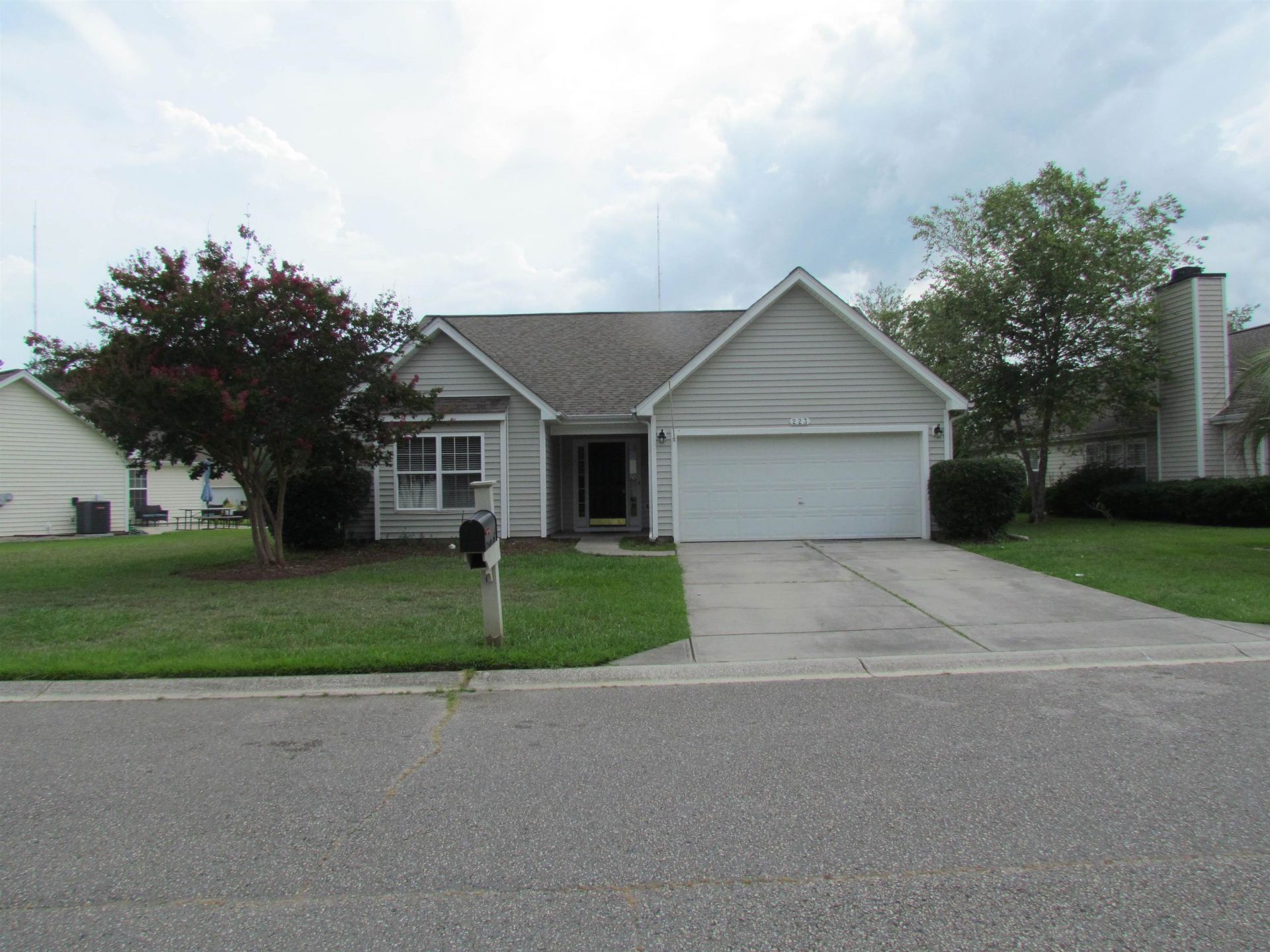 223 Whitchurch St.  Photo 13