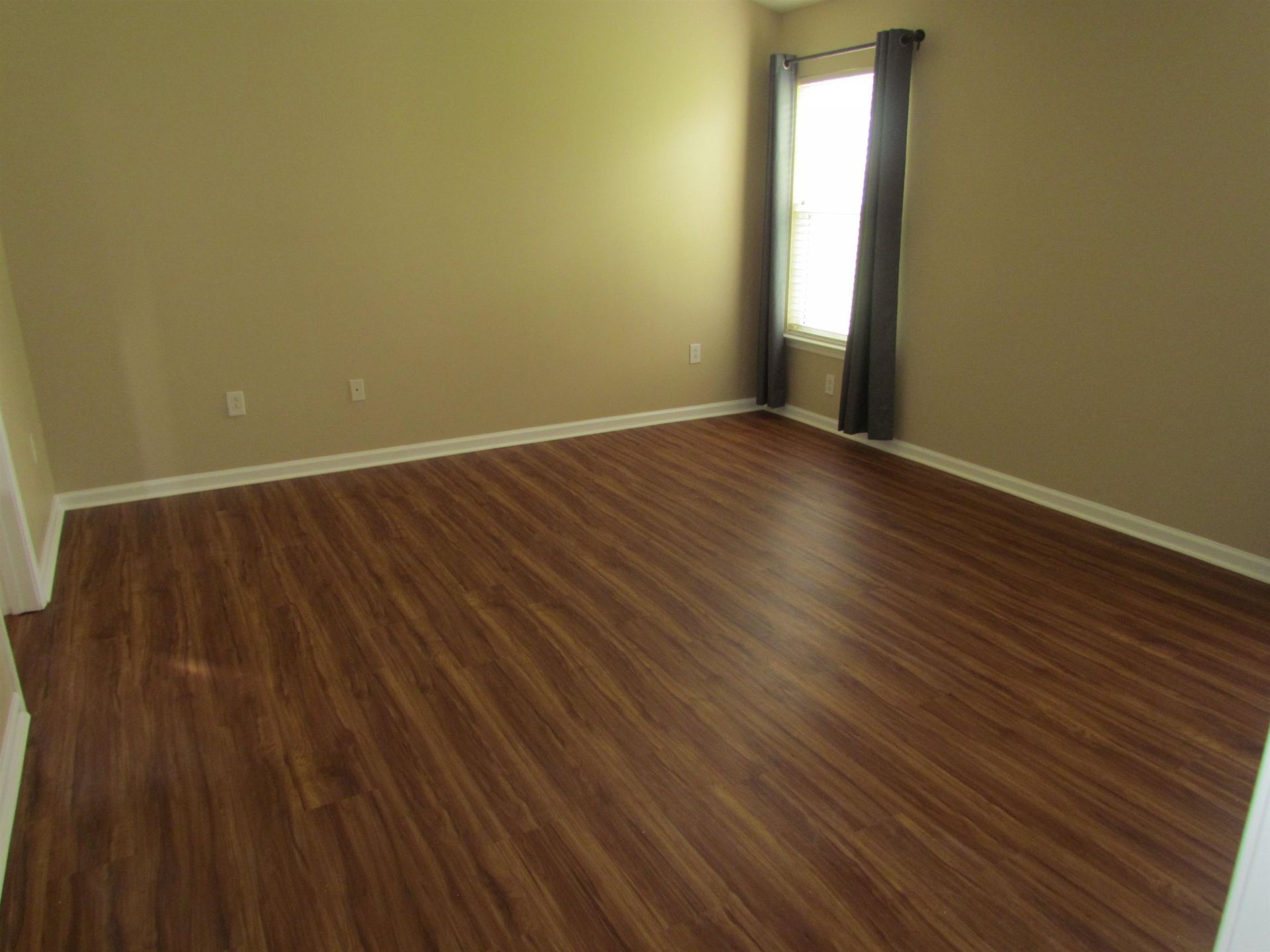 223 Whitchurch St.  Photo 14