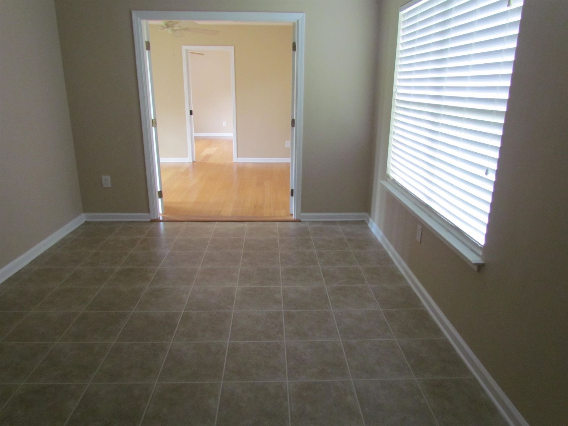 223 Whitchurch St.  Photo 15
