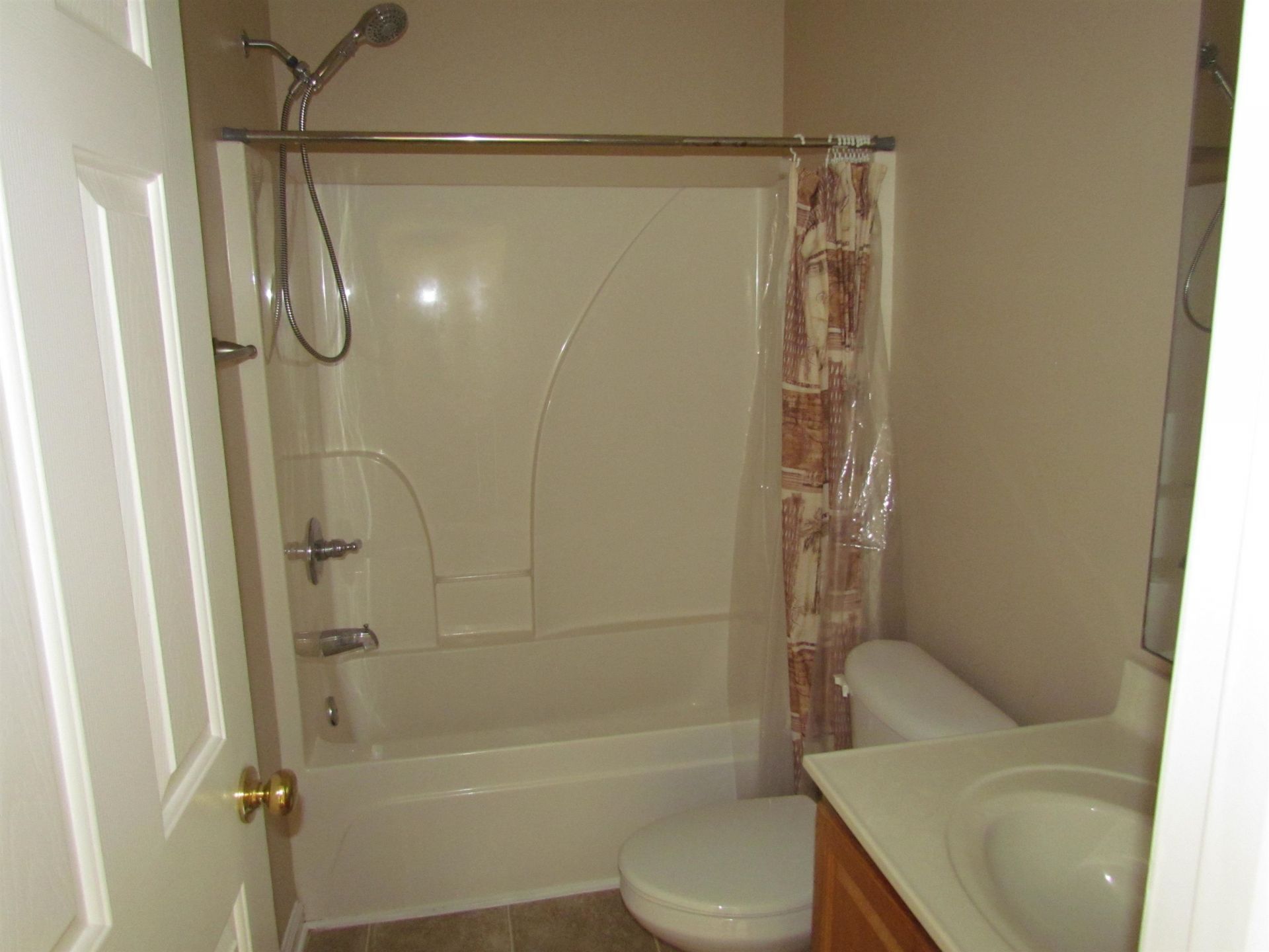 223 Whitchurch St.  Photo 19