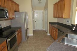 223 Whitchurch St.  photo 4